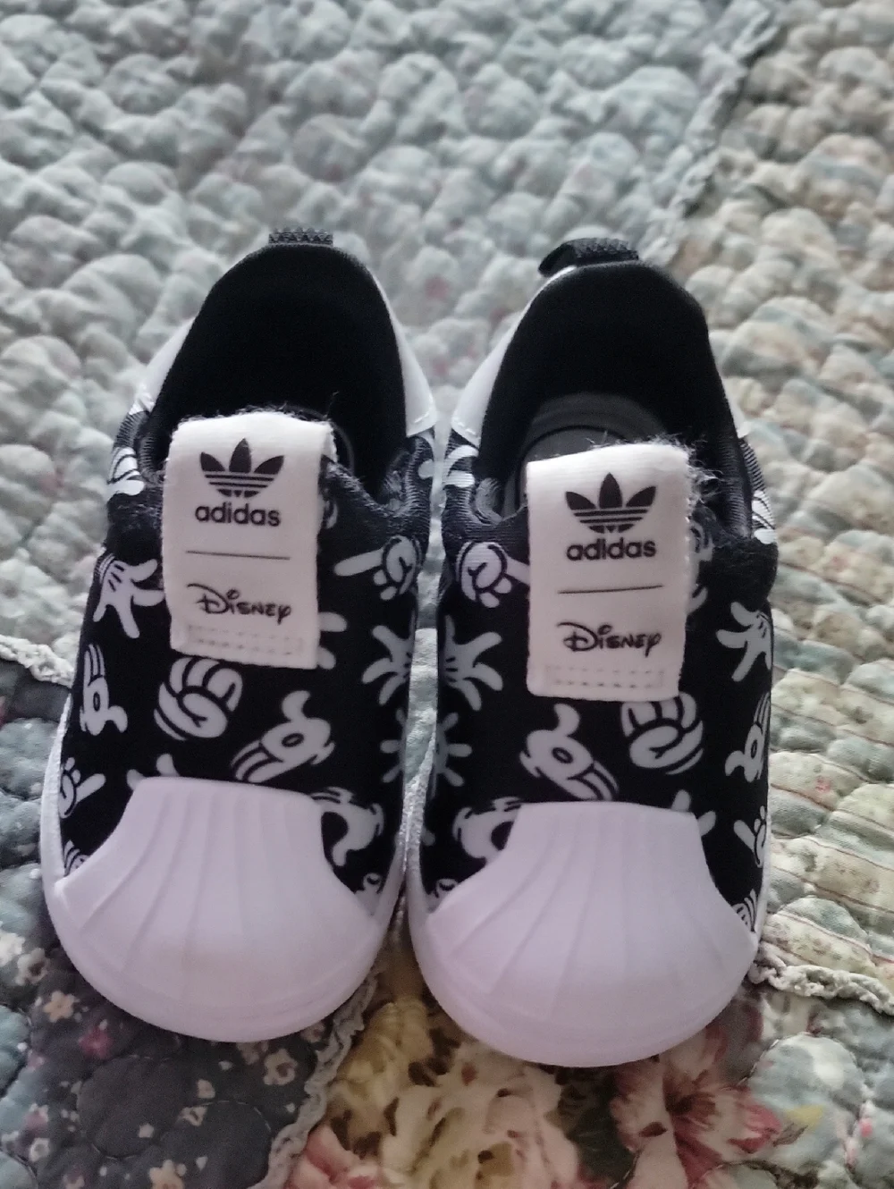Adidas Disney Black & White Kids Slip-On Sneakers Mickey Mouse Hands 4 Infant